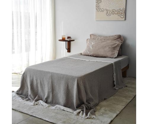 Reve - Chesnut, Black