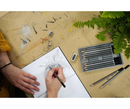 Derwent Academy Hardcover Smooth Surface Sketchbook A5