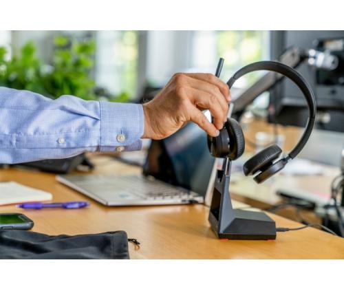Poly Voyager 4320 MS Teams Wireless Headset, Bluetooth, USB-C, +BT700 dongle, +Charging Stand, Black