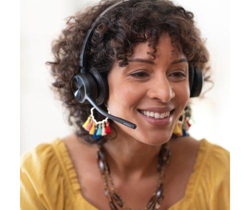 Poly Voyager 4320 UC Stereo Wireless Headset, Bluetooth, USB-A,+BT700 dongle, +Charging Stand, Black