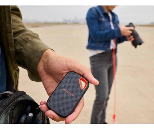 External SSD SANDISK Read speed 2000 MB/s 4000 GB SDSSDE70-4T00-G25