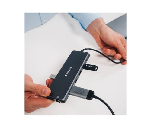 VERBATIM USB-C Pro Multiport Hub 13 Port