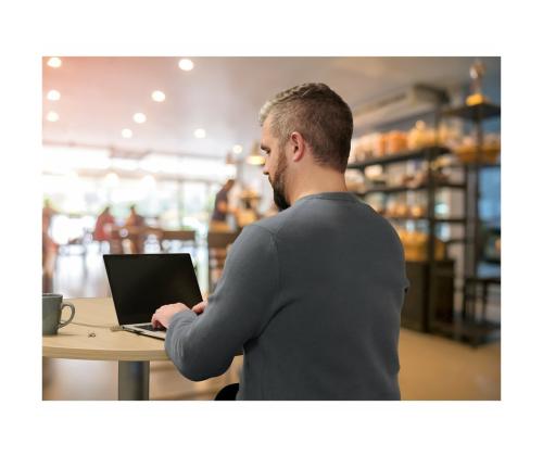 KENSINGTON MagPro Privacy 15.6in Laptop