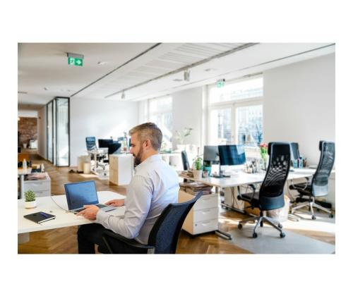 KENSINGTON MagPro Privacy 15.6in Laptop