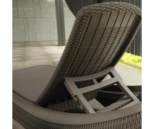 Lamamistool NEWPORT hallikasbeež plastik