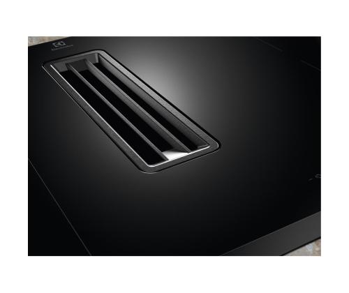 Electrolux 900 XT SensePro, laius 80 cm, must - Integreeritav pliidiplaat õhupuhastiga