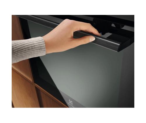 Electrolux 700 Seeria MealAssist with PizzaExpert 700, 72 L, pürolüütiline puhastus, must - Integreeritav ahi