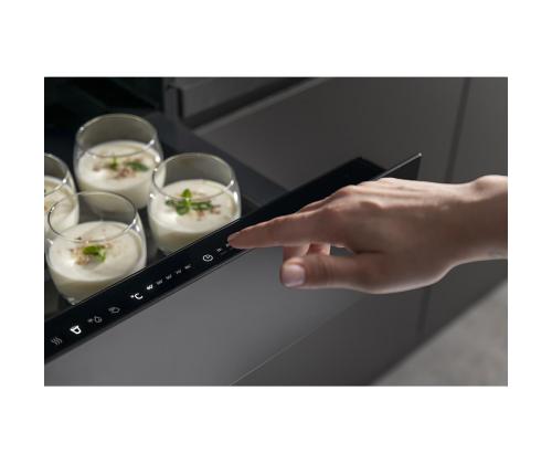 Hisense, must - Integreeritav soojendussahtel