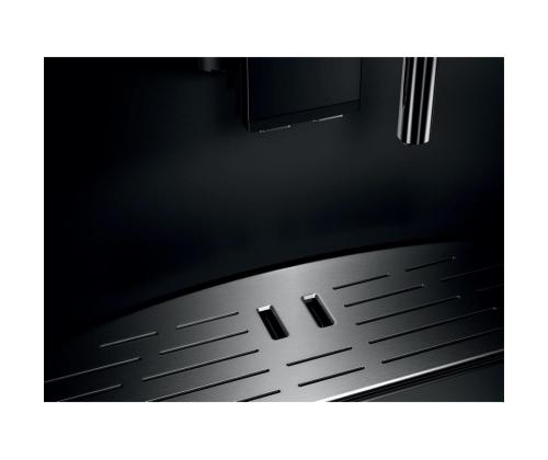 Electrolux 800 Seeria, mattmust - Integreeritav espressomasin