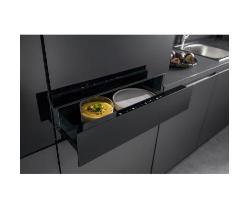 Hisense, must - Integreeritav soojendussahtel