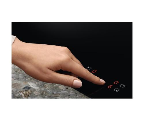 Electrolux 300 Basic, laius 52 cm, raamita, must - Integreeritav induktsioonplaat